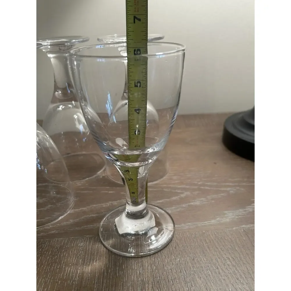 Artland Handblown Clear Glass set of 4 Oslo 10 Ounce Wine Glasses NEW Fine China